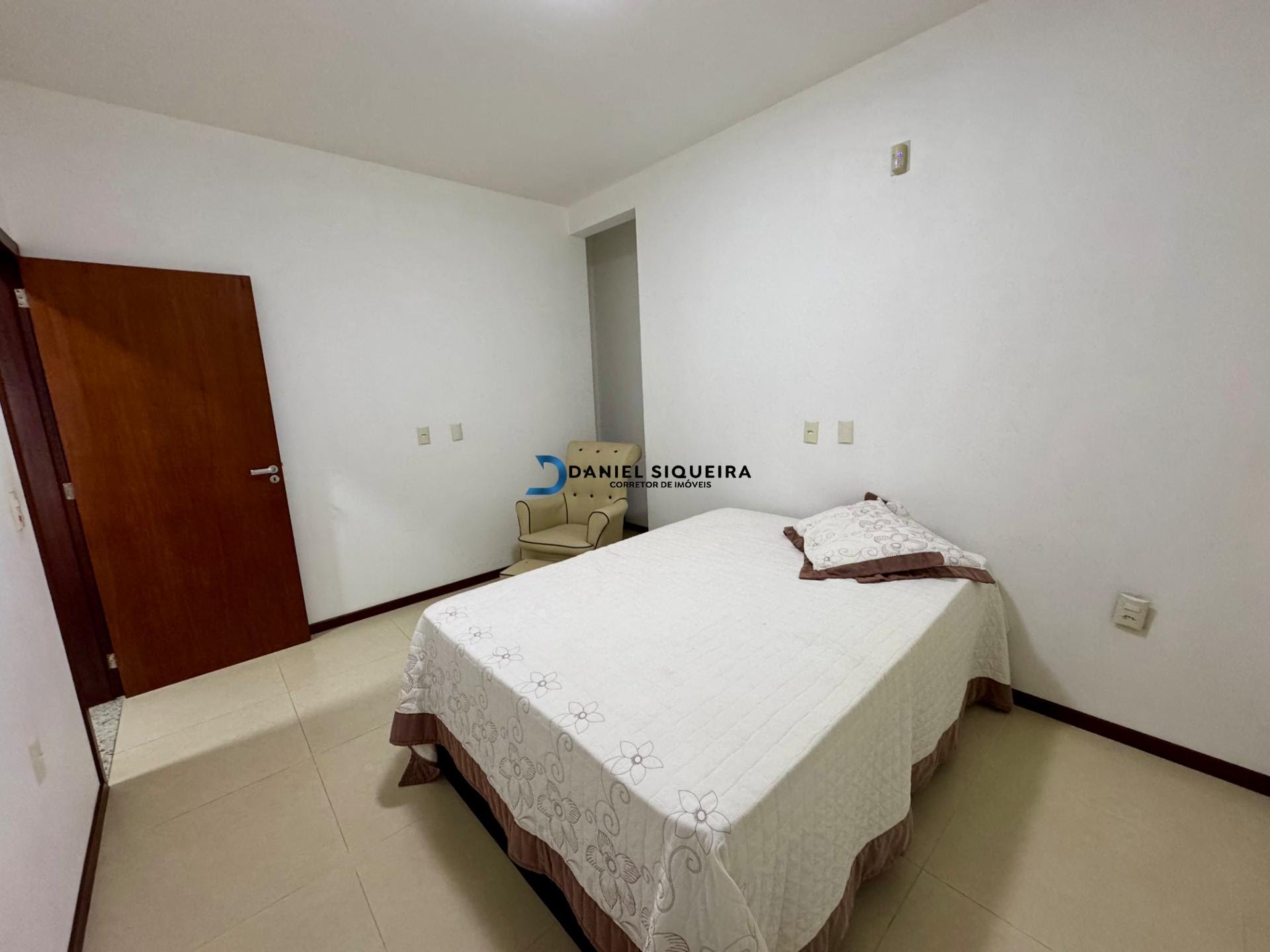 Casa à venda com 3 quartos, 1 suíte, 6 vagas e 190m² no Fundos, Biguaçu (SC) — foto 17 de 30