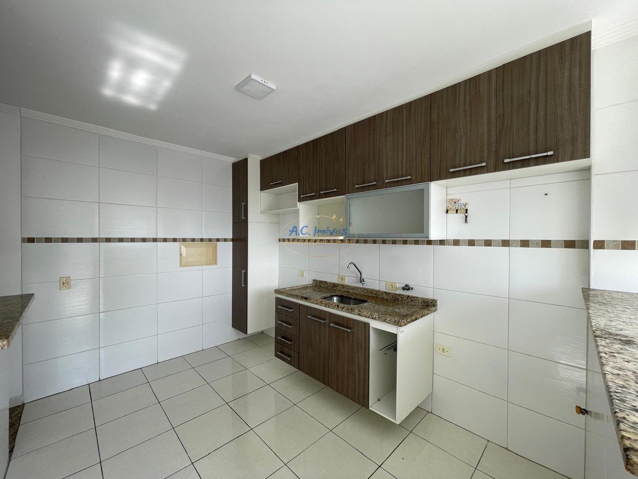 Apartamento à venda com 2 quartos, 1 suíte, 1 vaga e 85m² no Vila Tupi, Praia Grande (SP) — foto 8 de 27