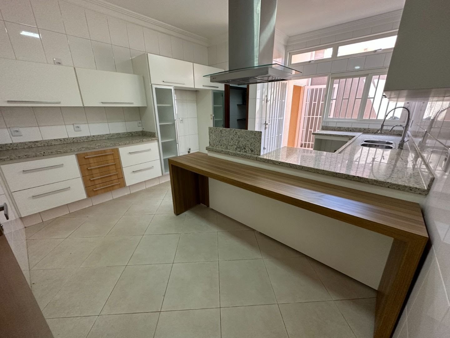 Casa à venda com 5 quartos, 3 suítes, 5 vagas e 324m² no Vila Tibério, Ribeirão Preto (SP) — foto 18 de 30