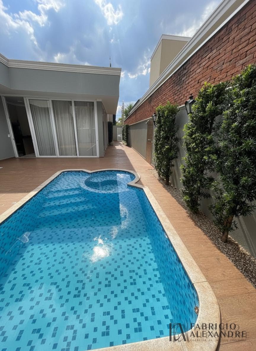 Casa à venda com 4 quartos, 1 banheiro, 4 vagas e 301m² no Parque Residencial Damha, São José do Rio Preto — foto principal