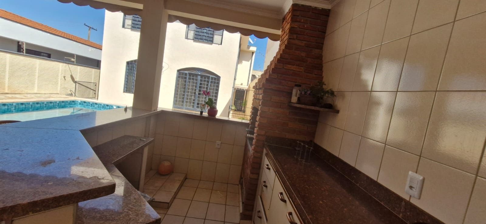Casa à venda com 4 quartos, 1 suíte, 4 vagas e 249m² no Sumarezinho, Ribeirão Preto (SP) — foto 9 de 29