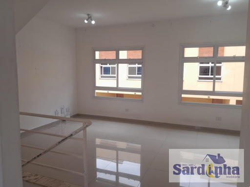 Casa em Jardim Oliveiras, Taboão da Serra: 3 Quartos, 1 Suíte