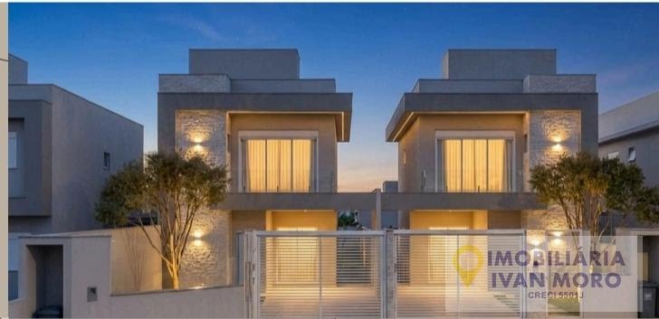 Casa à venda com 3 quartos, 3 banheiros, 2 vagas e 138m² no Canasvieiras, Florianópolis — foto principal