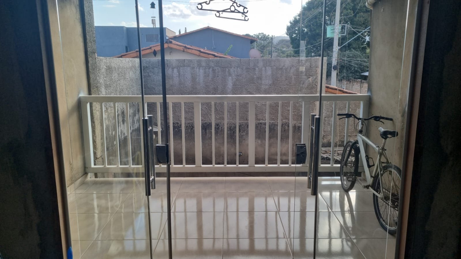 Casa à venda com 3 quartos, 1 banheiro, 2 vagas e 160m² no Cdade Nova, Paracatu — foto principal