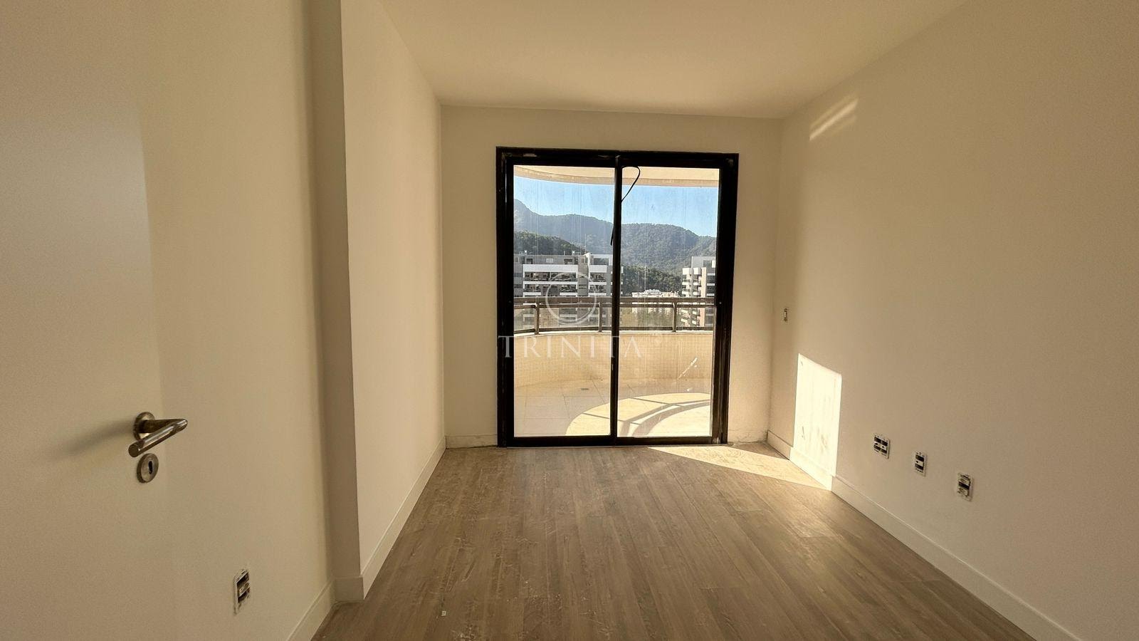 quarto-trinitaimobiliaria-elos-ilhapura