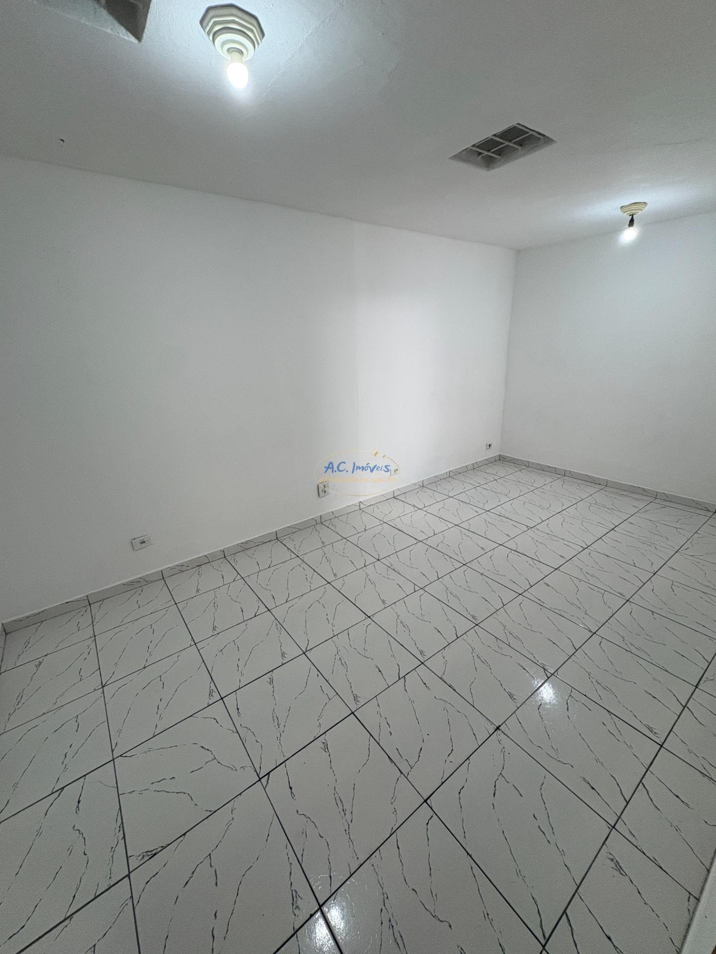 Casa à venda com 1 quarto, 1 banheiro, 2 vagas e 62m² no Guilhermina, Praia Grande (SP) — foto 22 de 26