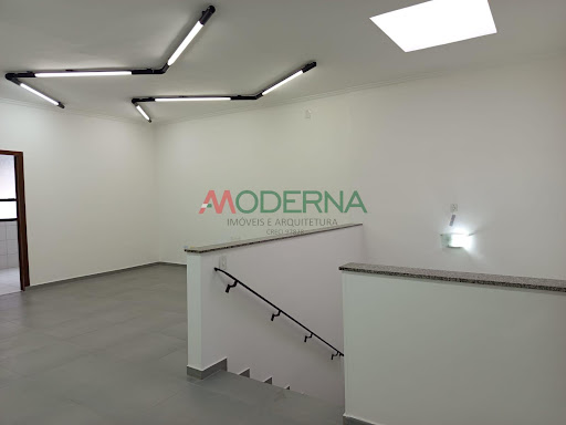 Prédio Inteiro à Venda em Taboão, SBC | 262m²