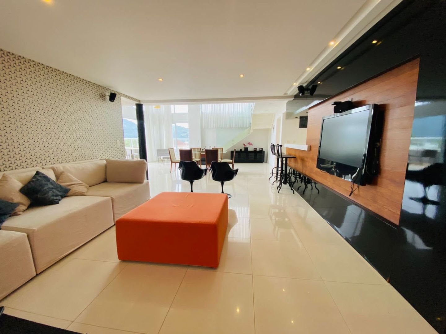 Apartamento à venda com 4 quartos, 5 banheiros, 2 vagas e 200m² no Praia de Itaguá, Ubatuba (SP) — foto 4 de 24