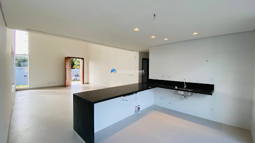 Casa 03 Dorm. em Village II  -  Porto Seguro