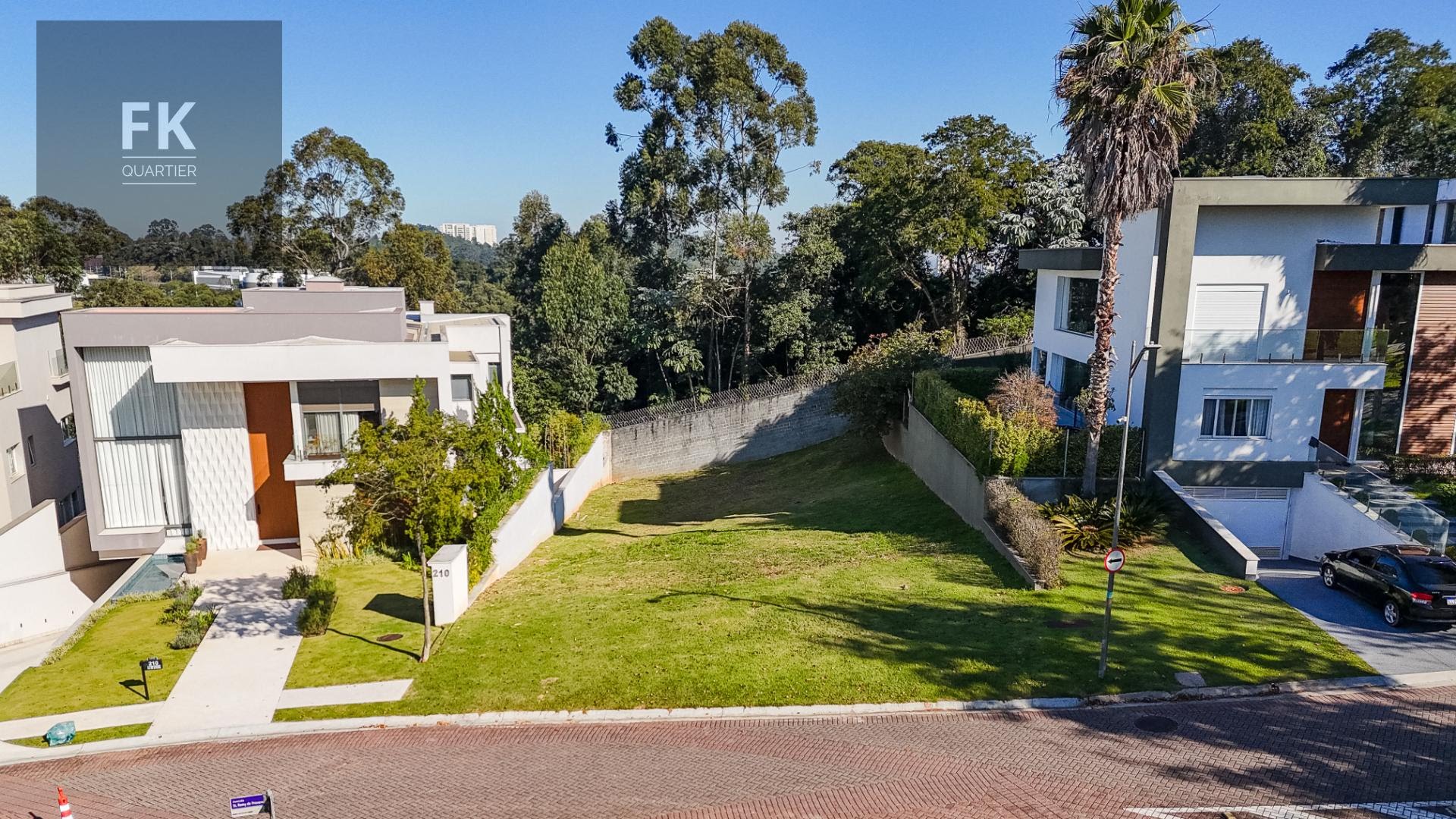 Terreno à venda com 736m² de terreno no Tamboré, Santana de Parnaíba — foto principal