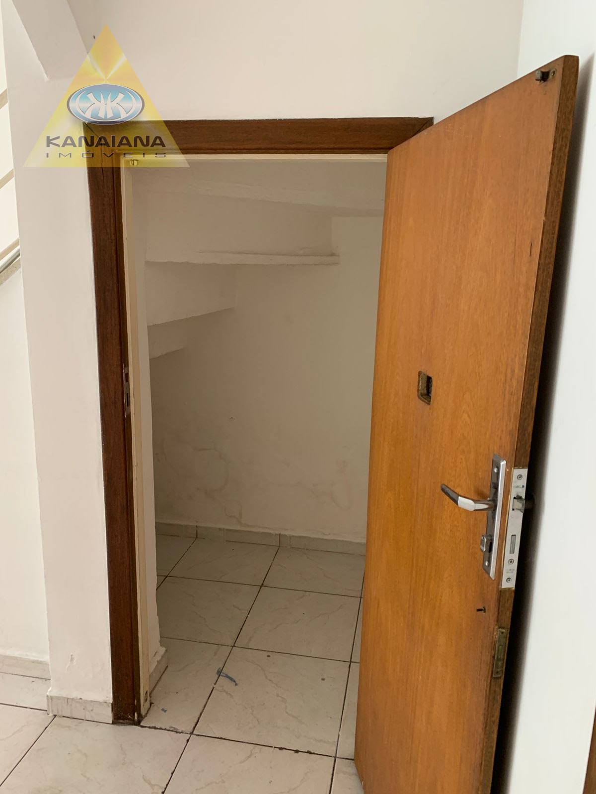 Depósito Sala (embaixo da escada)