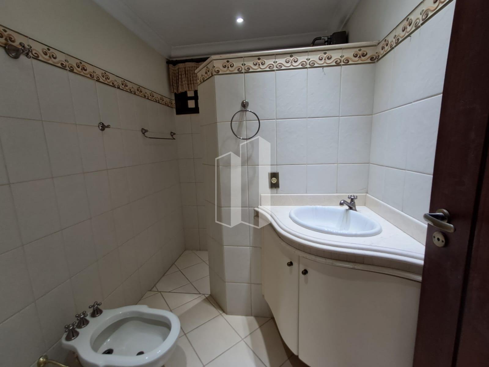 Casa à venda com 4 quartos, 4 suítes, 6 vagas e 600m² no Jardim Florença, Goiânia (GO) — foto 27 de 30