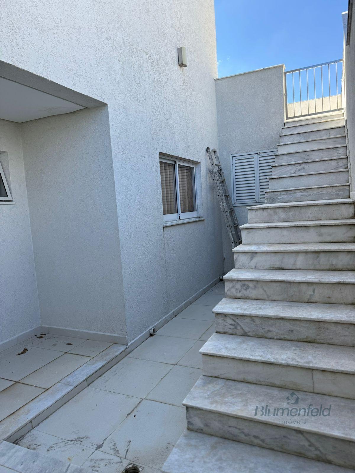 Casa à venda com 4 quartos, 3 suítes, 5 vagas e 320m² no Jardim Fazenda Rincao, Arujá (SP) — foto 4 de 30