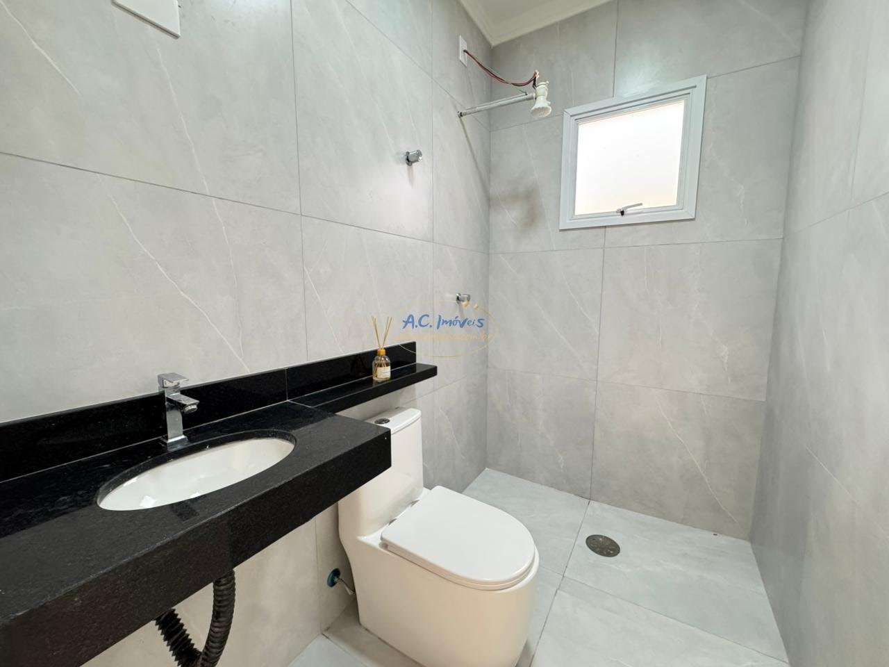 Casa à venda com 3 quartos, 2 suítes, 2 vagas e 115m² no Guilhermina, Praia Grande (SP) — foto 11 de 24