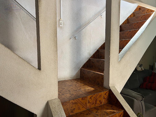 Escadas para os dormitórios