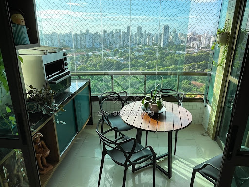 Compre Apartamento com 4 quartos,  4 Suites,  3 Vagas e 208m² na Torre Semi-Mobiliado