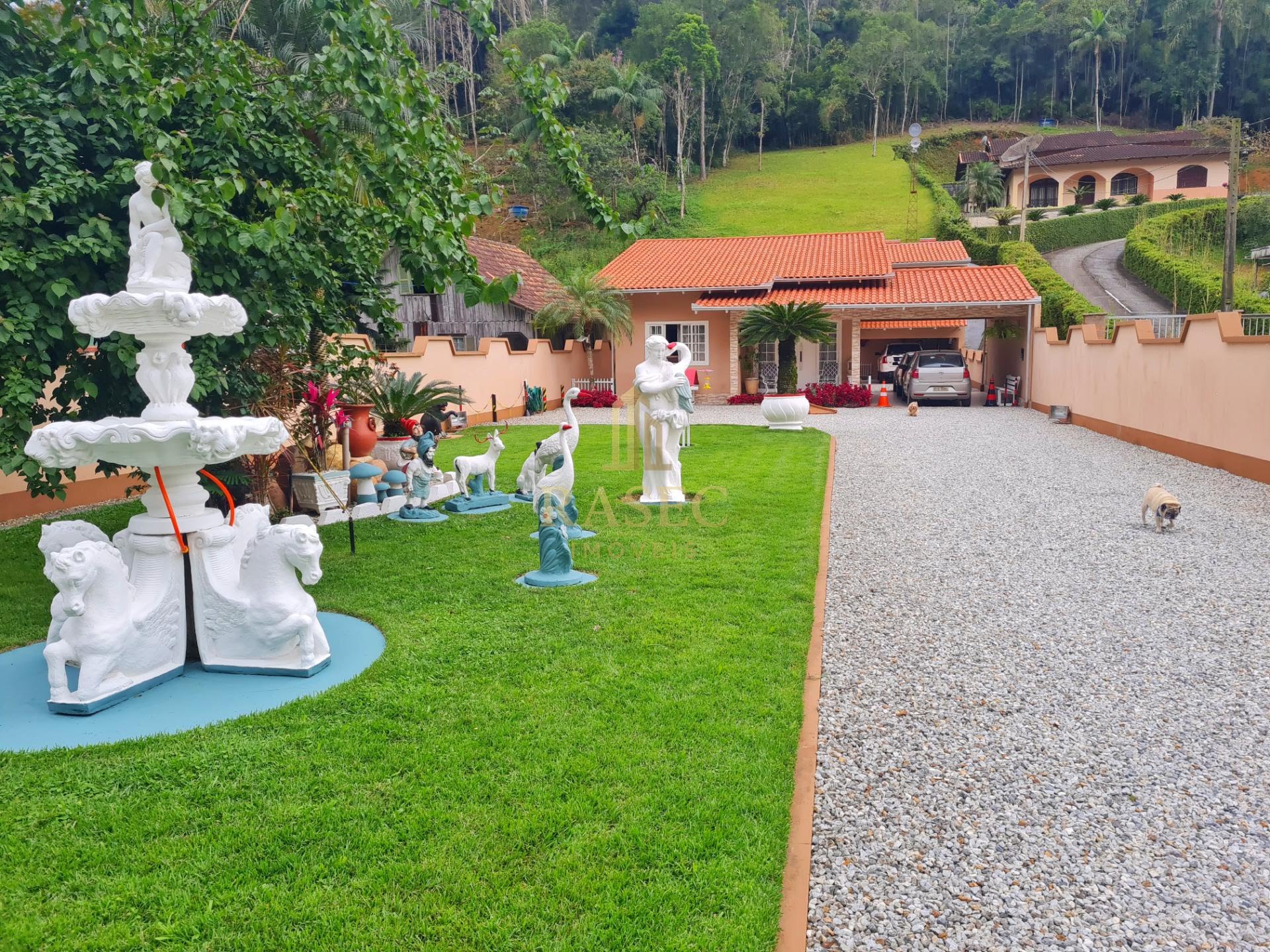 Casa à venda com 4 quartos, 3 banheiros, 2 vagas e 209m² no Primeiro de Maio, Brusque — foto principal