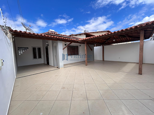 Casa em Santa Monica  -  Feira de Santana