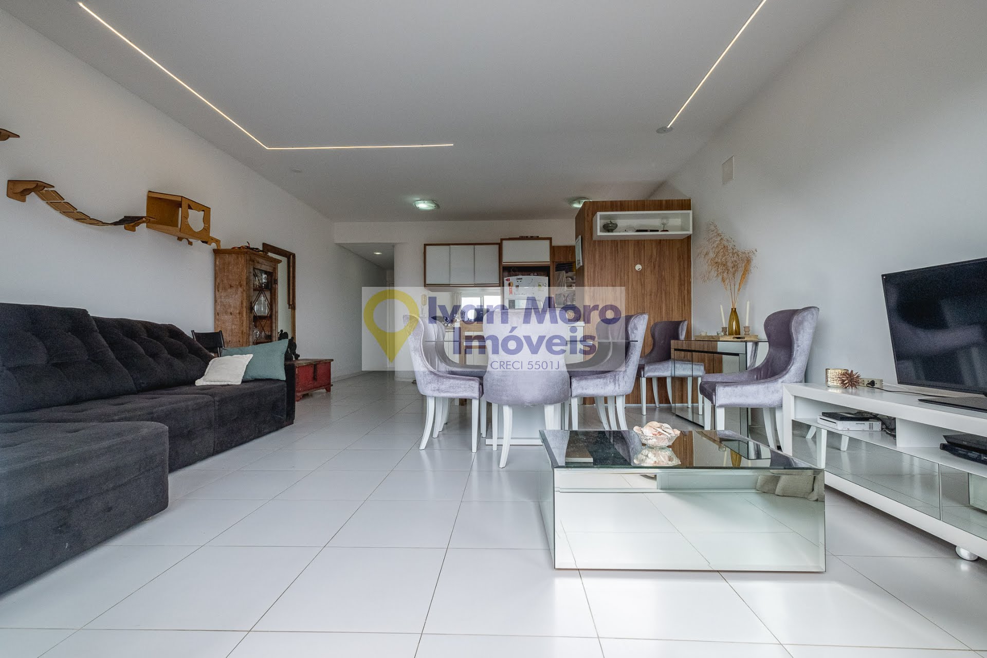 Apartamento à venda com 3 quartos, 1 suíte, 2 vagas e 104m² no Jurerê, Florianópolis (SC) — foto 2 de 17