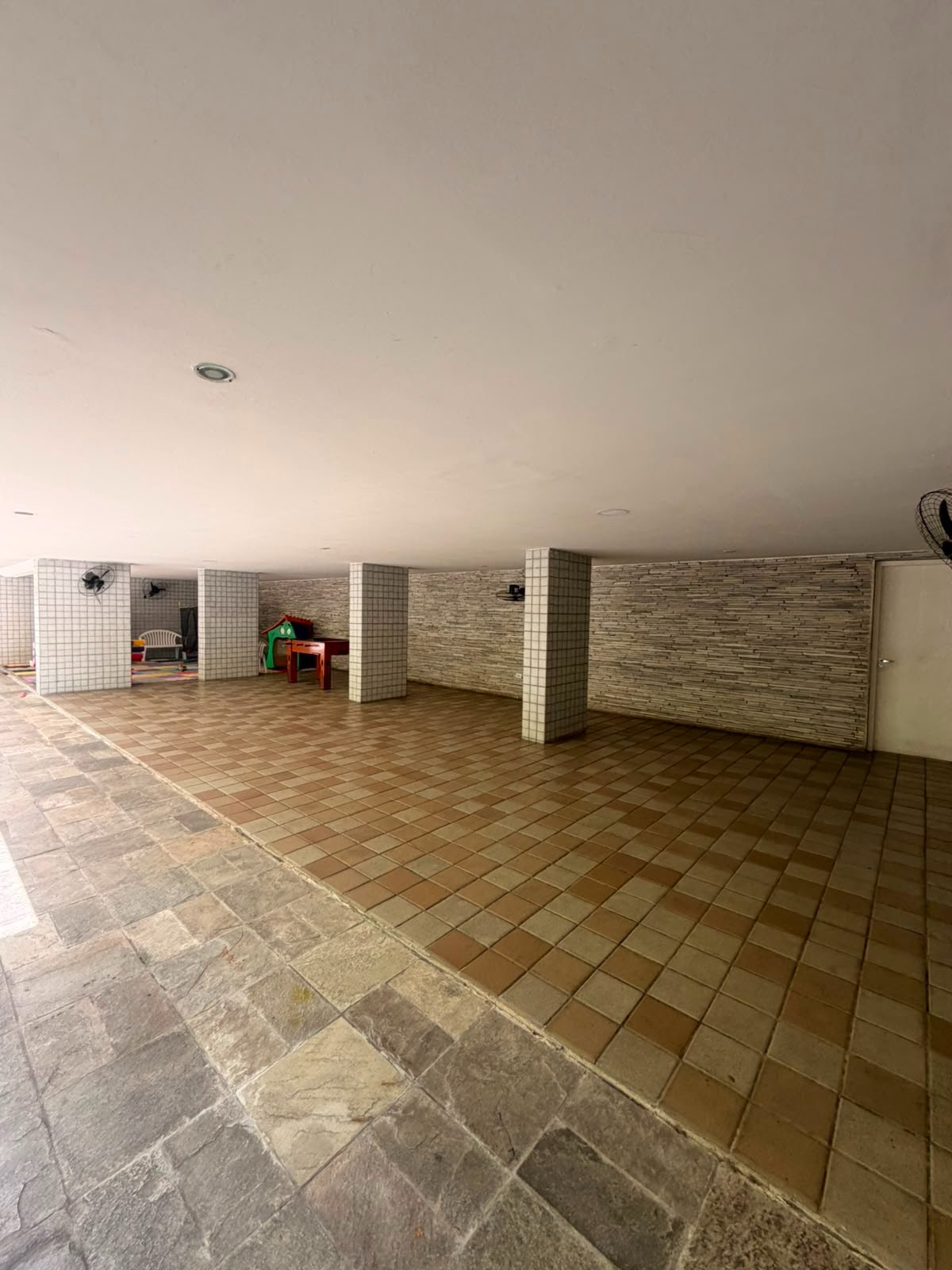 Apartamento à venda com 3 quartos, 1 suíte, 1 vaga e 136m² no Graças, Recife (PE) — foto 22 de 28