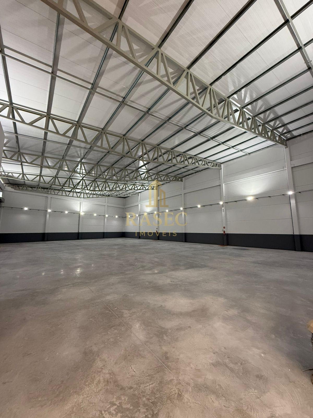Comercial para alugar com 2 banheiros e 735m² no Limoeiro, Brusque (SC) — foto 3 de 7