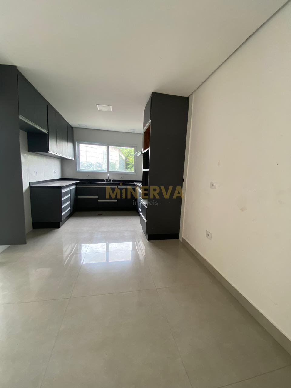 Casa à venda com 3 quartos, 1 suíte, 4 vagas e 187m² no Parque Renato Maia, Guarulhos (SP) — foto 3 de 24