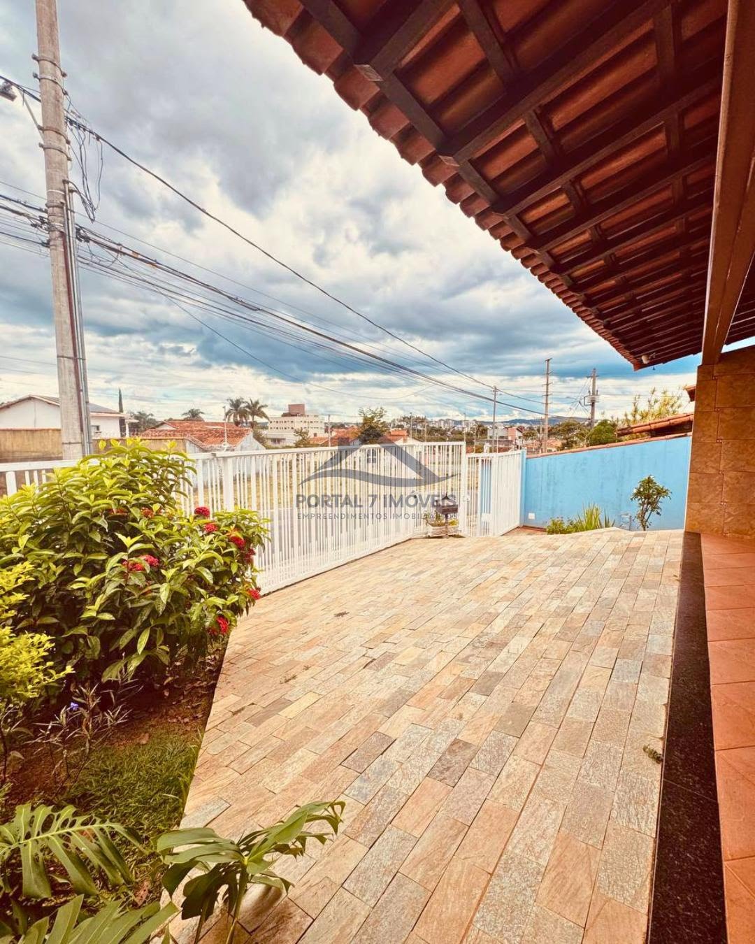 Casa à venda com 2 quartos, 1 suíte, 3 vagas e 240m² no Bom Jardim, Sete Lagoas (MG) — foto 3 de 25