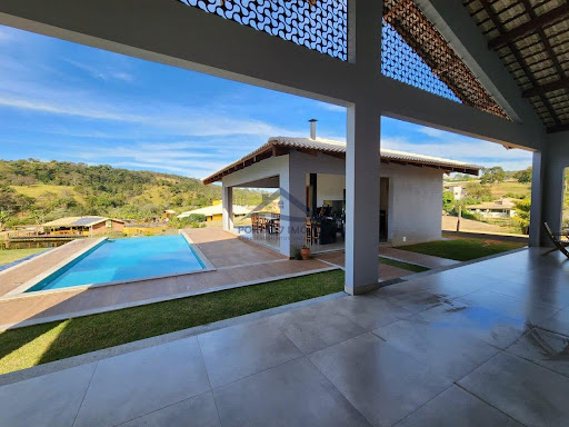 Linda Casa de Alto Padrão no Condomínio Esplanada do Moinho  -  Sete Lagoas
