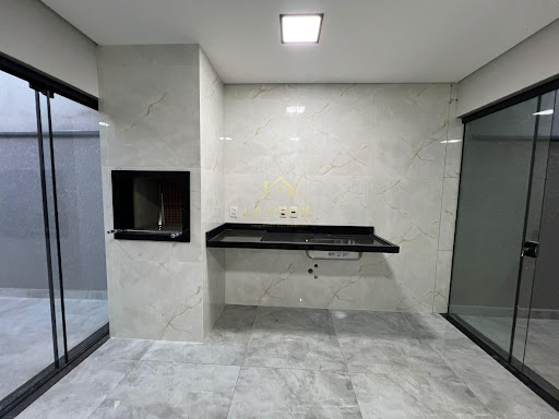 Casa à venda no Condomínio Villagio Wanel – Sorocaba/SP 136m² de área construída, 03 dormitórios, sendo 01 suíte e 04 vagas de garagem.