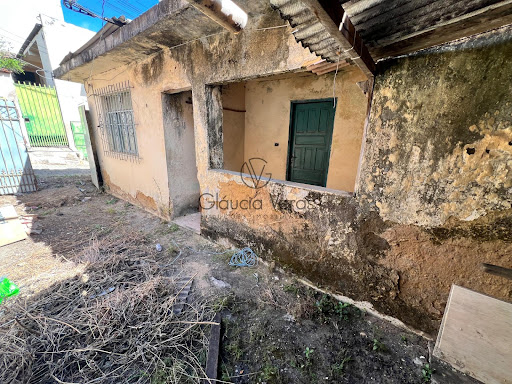 Casa antiga à  venda no bairro Nossa Senhora de Fátima 