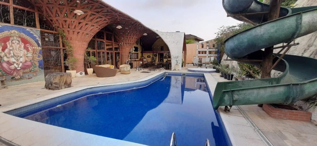 Casa à venda com 6 quartos, 4 banheiros, 5 vagas e 1000m² no Arujázinho I, II e III, Arujá — foto principal