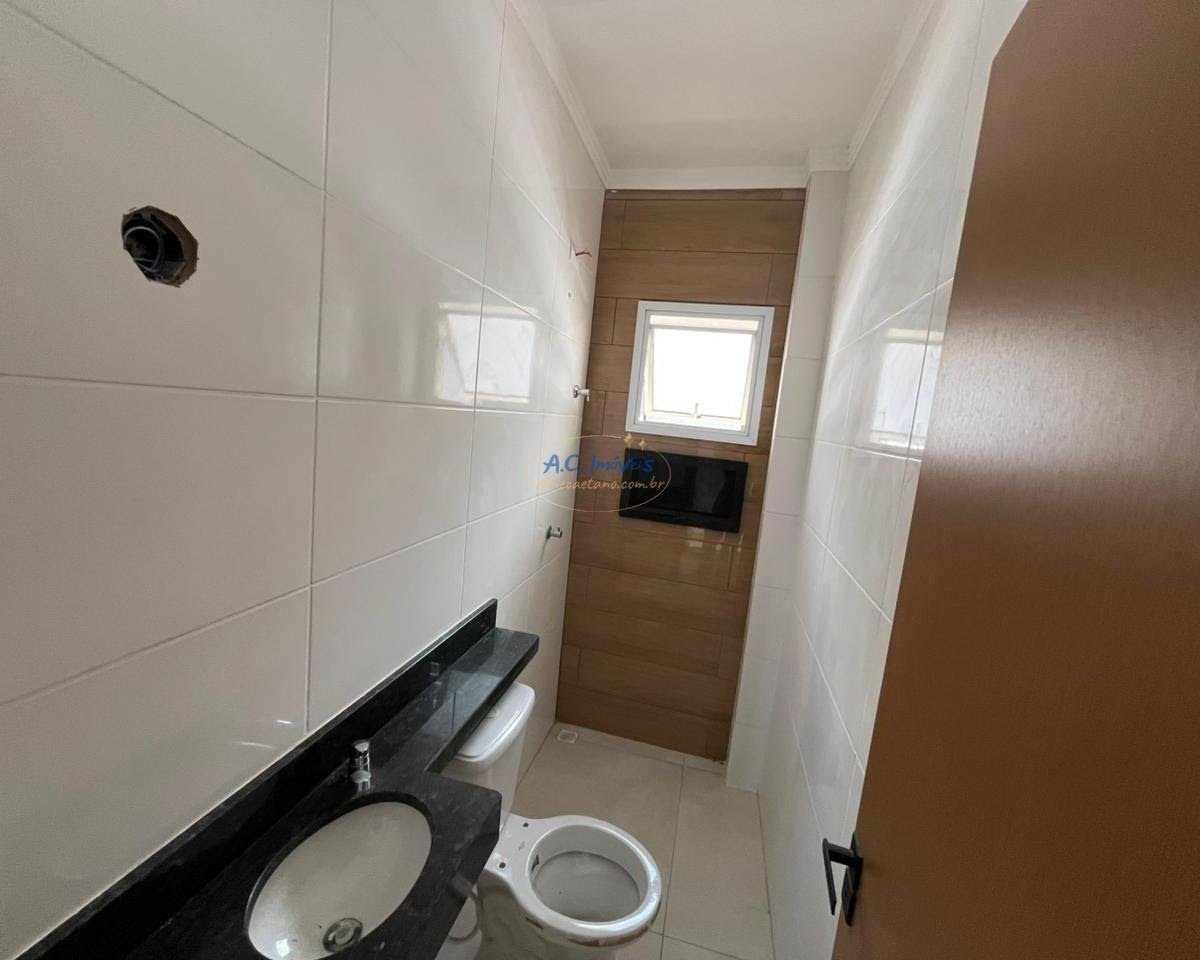 Casa à venda com 2 quartos, 2 banheiros, 1 vaga e 52m² no Aviação, Praia Grande (SP) — foto 12 de 18