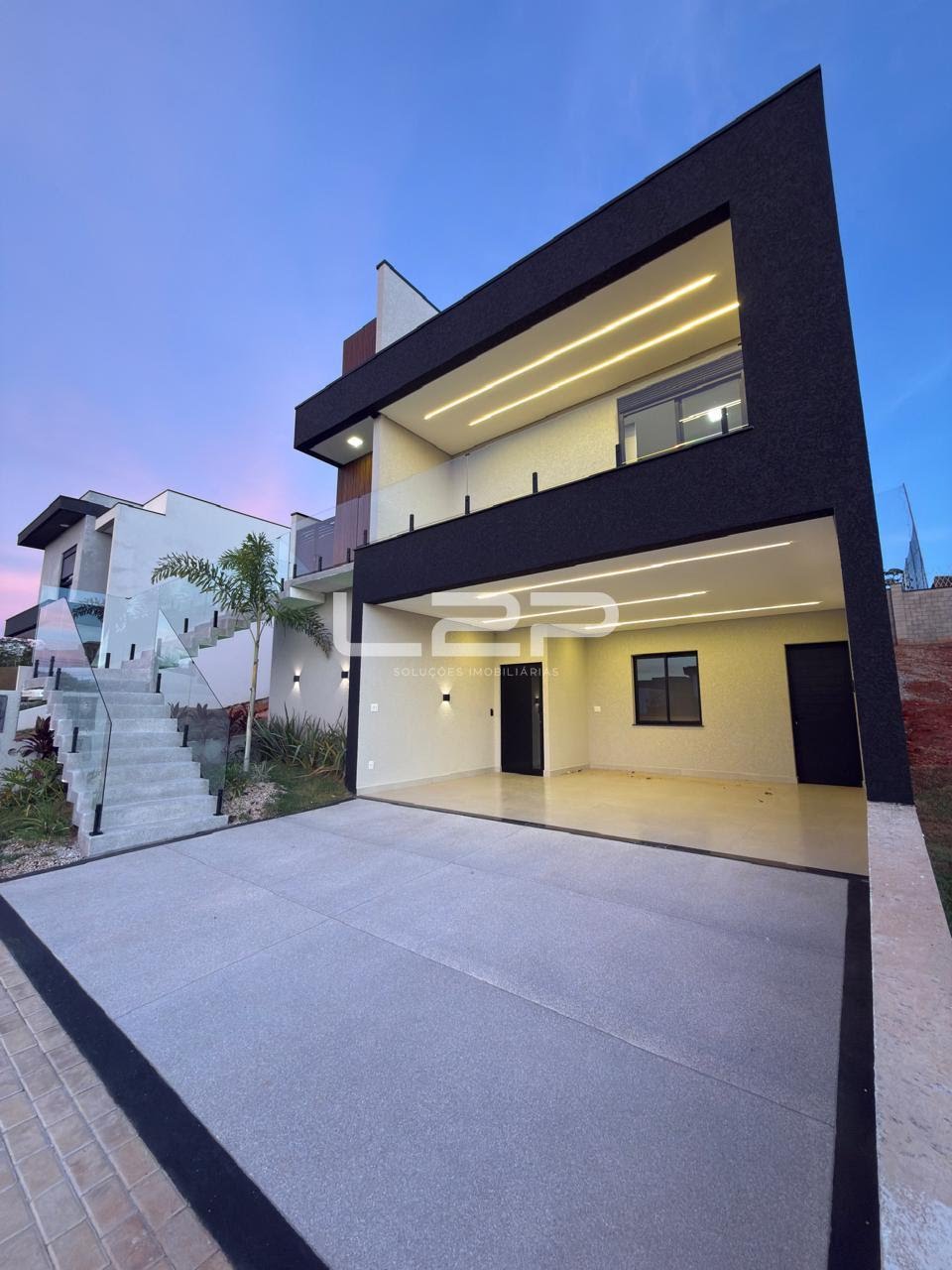 Casa à venda com 3 quartos, 1 suíte, 4 vagas e 220m² no Medeiros, Jundiaí (SP) — foto 3 de 30