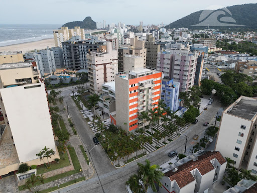 A POUCOS PASSOS DA PRAIA BRAVA, REGIÃO PRIVILEGIADA DE