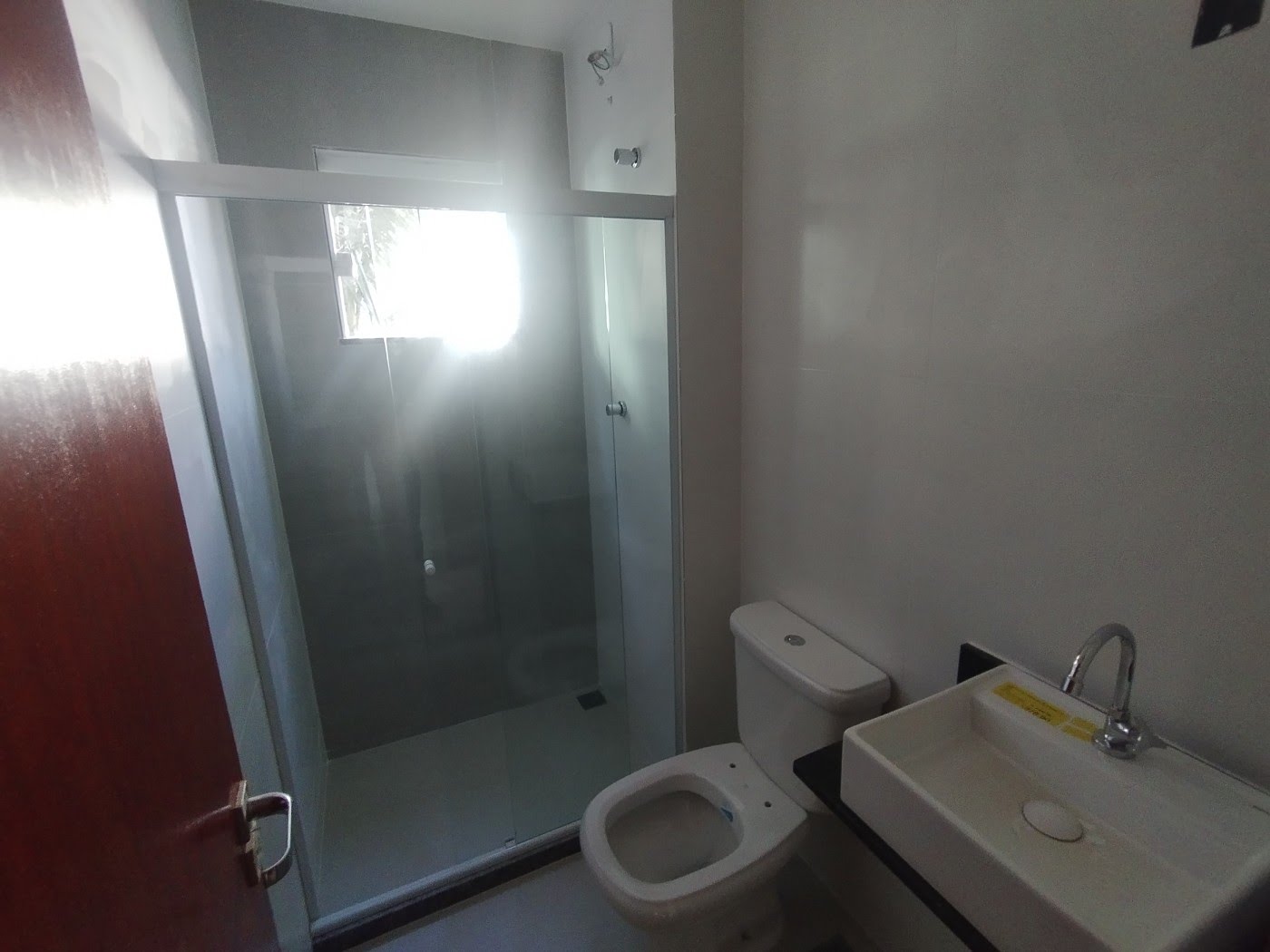 Casa à venda com 3 quartos, 1 suíte, 2 vagas e 224m² no Verdes Mares, Rio das Ostras (RJ) — foto 5 de 8