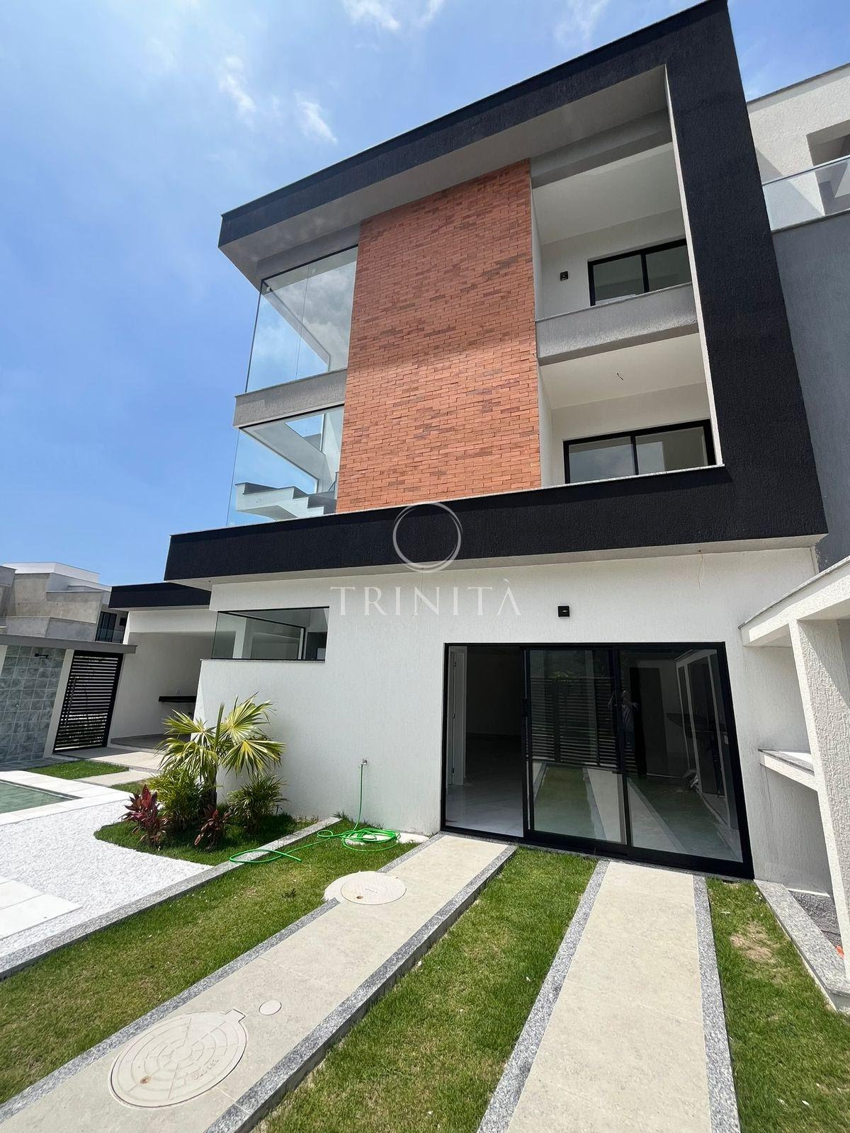 fachada-interna-casa-210m²-dream-garden-vargem-pequena