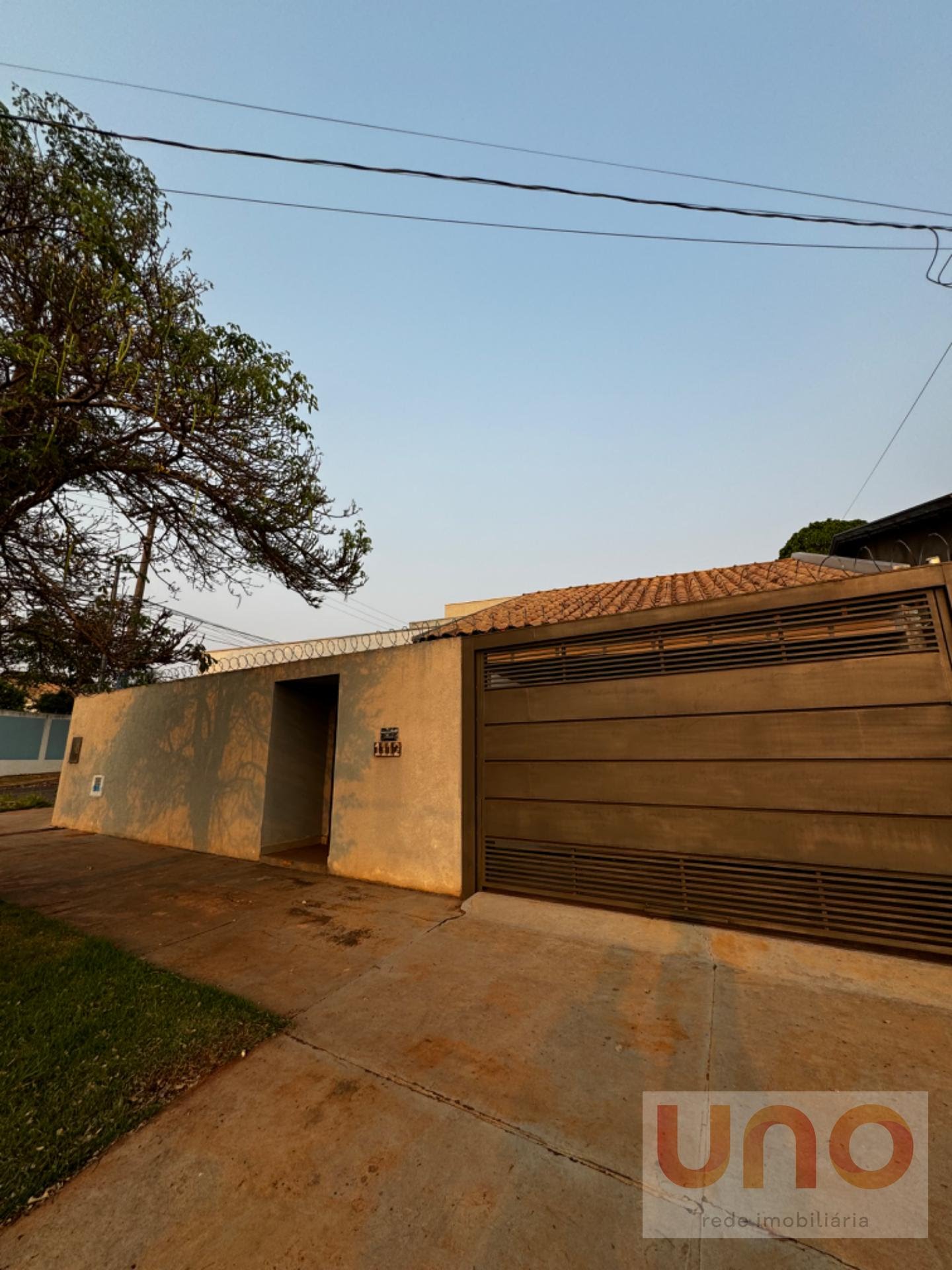 Casa à venda com 3 quartos, 2 banheiros, 2 vagas e 197m² no Monte Castelo, Campo Grande — foto principal