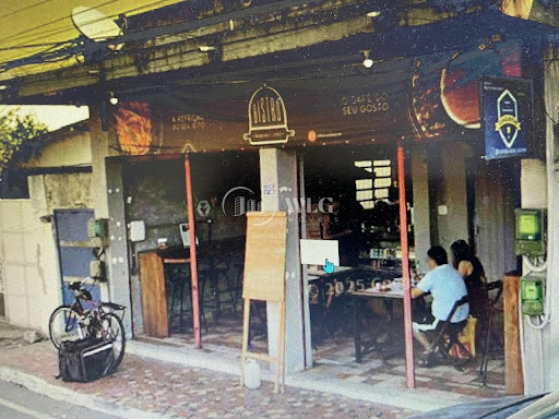 Prédio à Venda no Centro de Itaguaí com 2 lojas e 2 casas