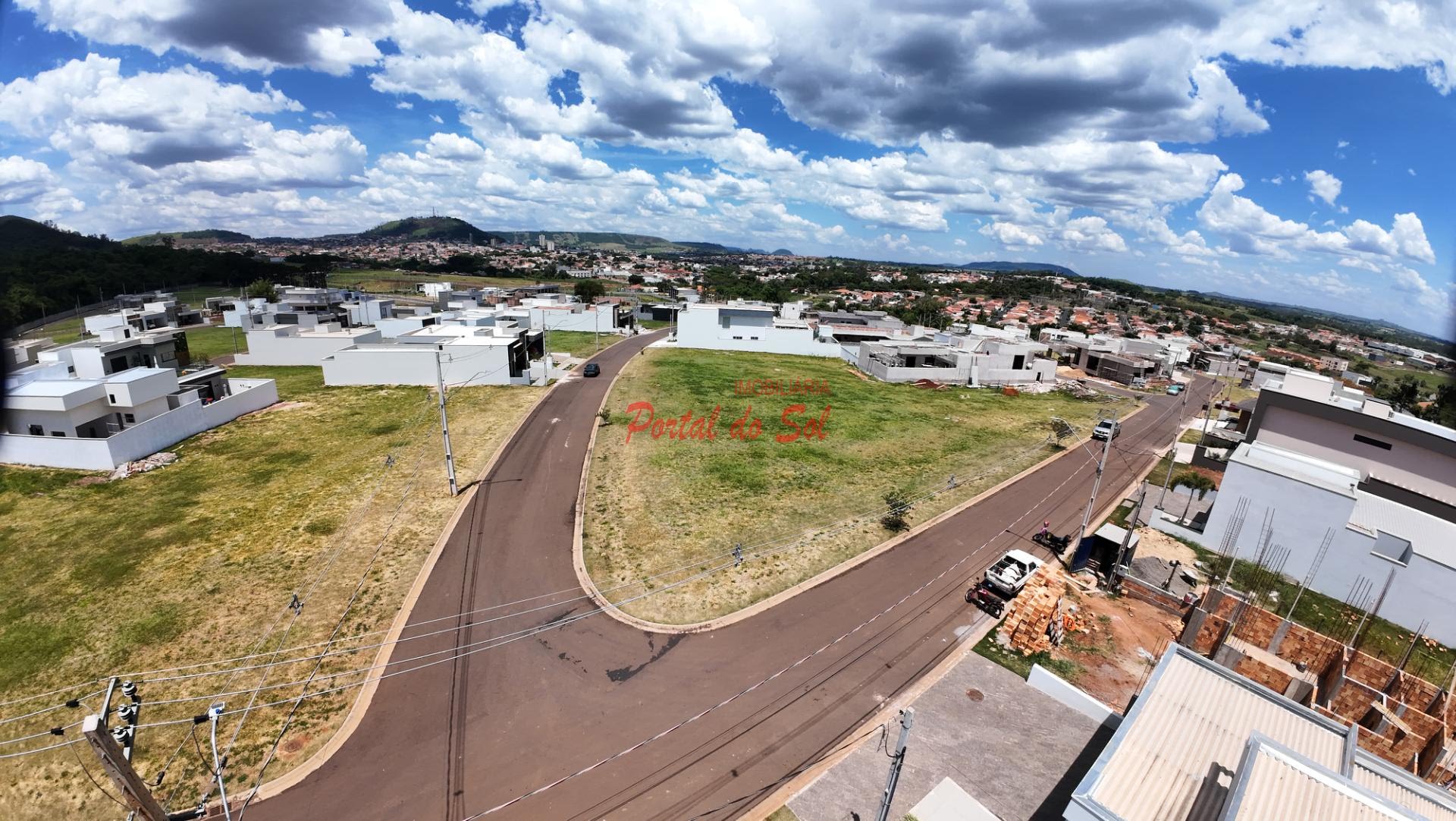 Terreno à venda com 942m² de terreno no Condomínio Maria Thereza Rennó, Santo Antônio da Platina — foto principal
