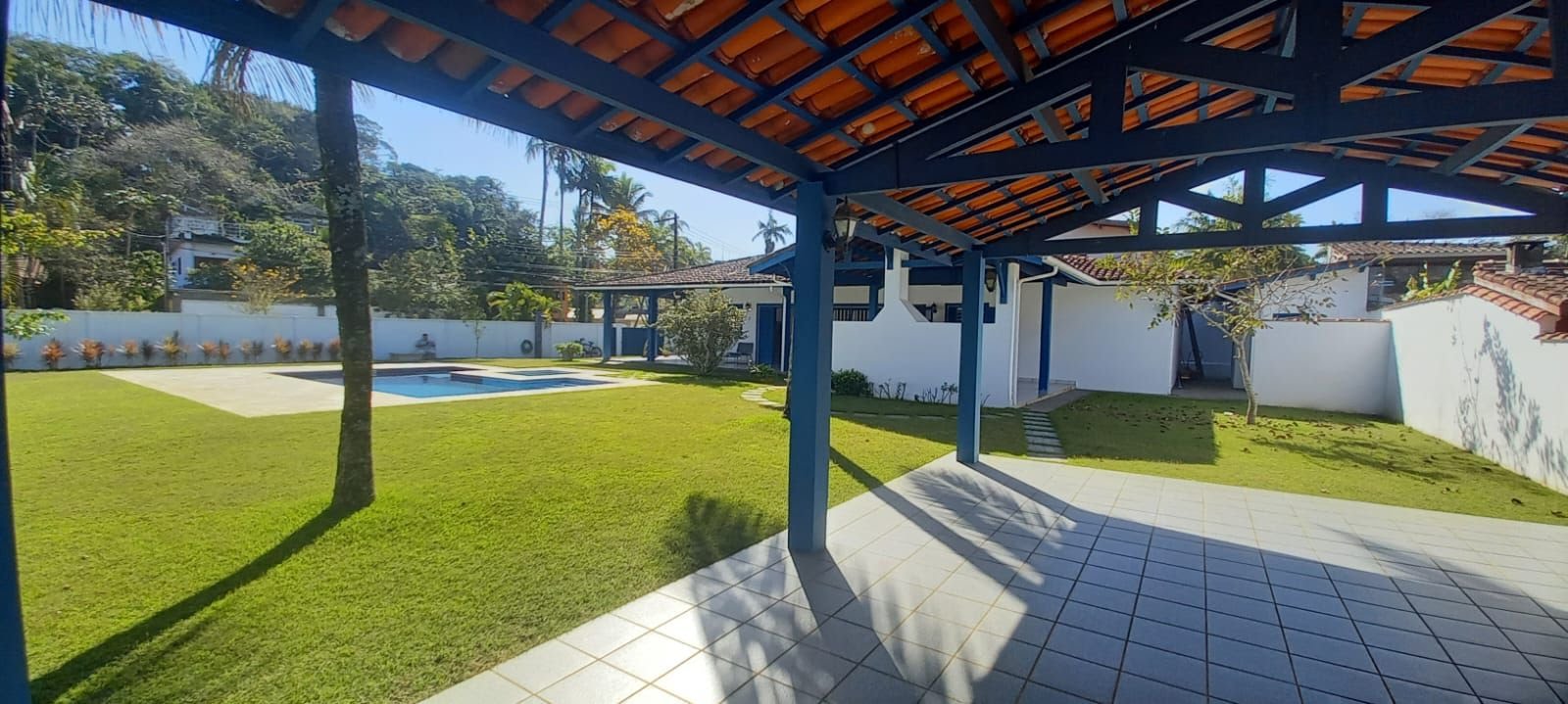 Casa à venda com 4 quartos, 3 banheiros, 6 vagas e 327m² no Tenório (praia Vermelha), Ubatuba (SP) — foto 2 de 16