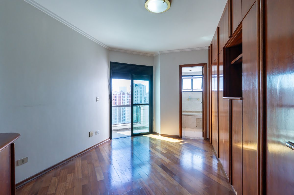 Apartamento à venda com 4 quartos, 1 suíte, 3 vagas e 163m² no Campo Belo, São Paulo (SP) — foto 17 de 30
