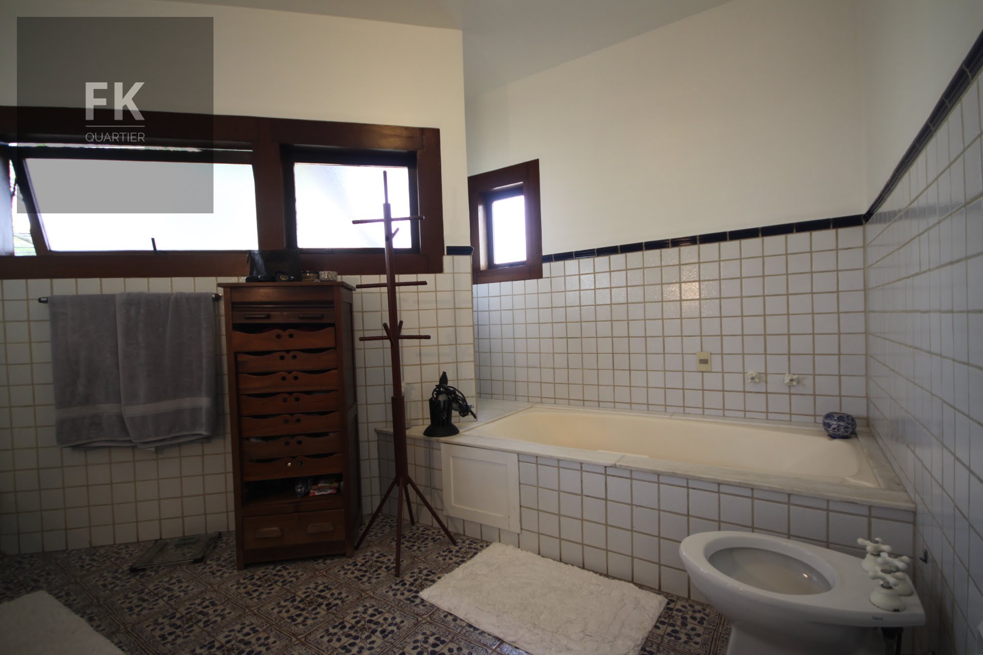Casa à venda com 4 quartos, 3 suítes, 6 vagas e 408m² no Alphaville Empresarial, Barueri (SP) — foto 17 de 27