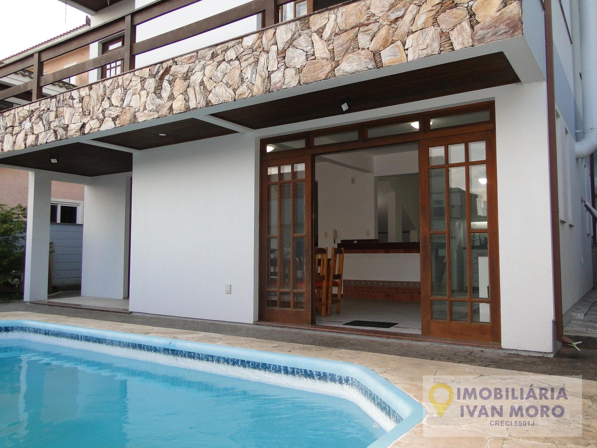 Casa à venda com 5 quartos, 6 banheiros, 2 vagas e 470m² no João Paulo, Florianópolis — foto principal
