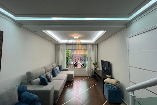 Sobrado à venda na Mooca com 3 suítes, 175m², 4 vagas 