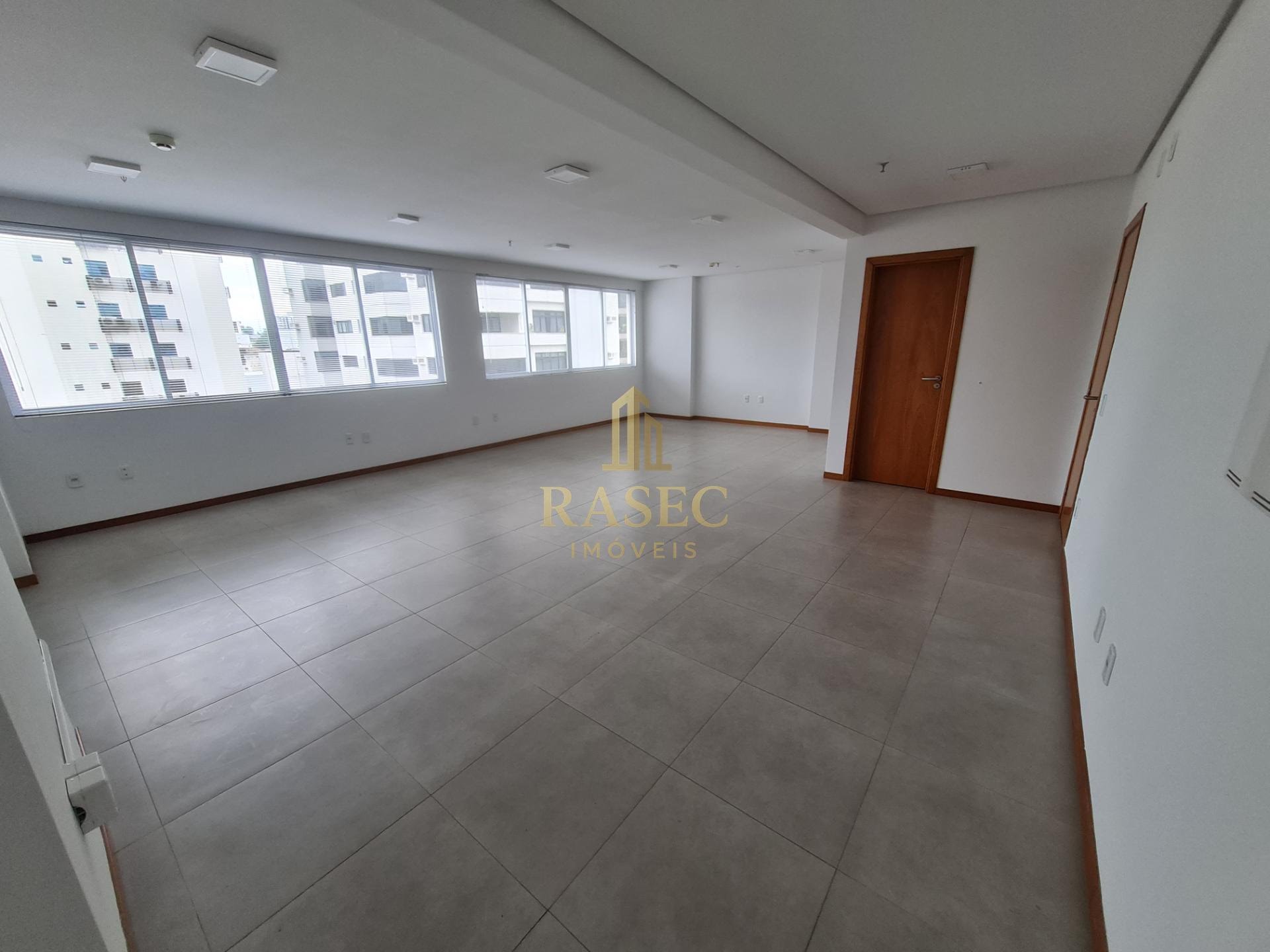 Comercial para alugar com 2 banheiros, 1 vaga e 55m² no Centro I, Brusque (SC) — foto 3 de 6