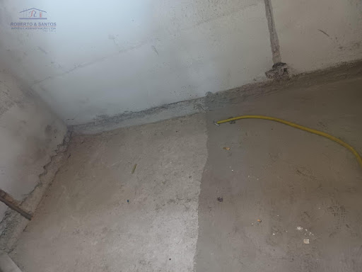 banheiro da suite terminar piso e revestimentos