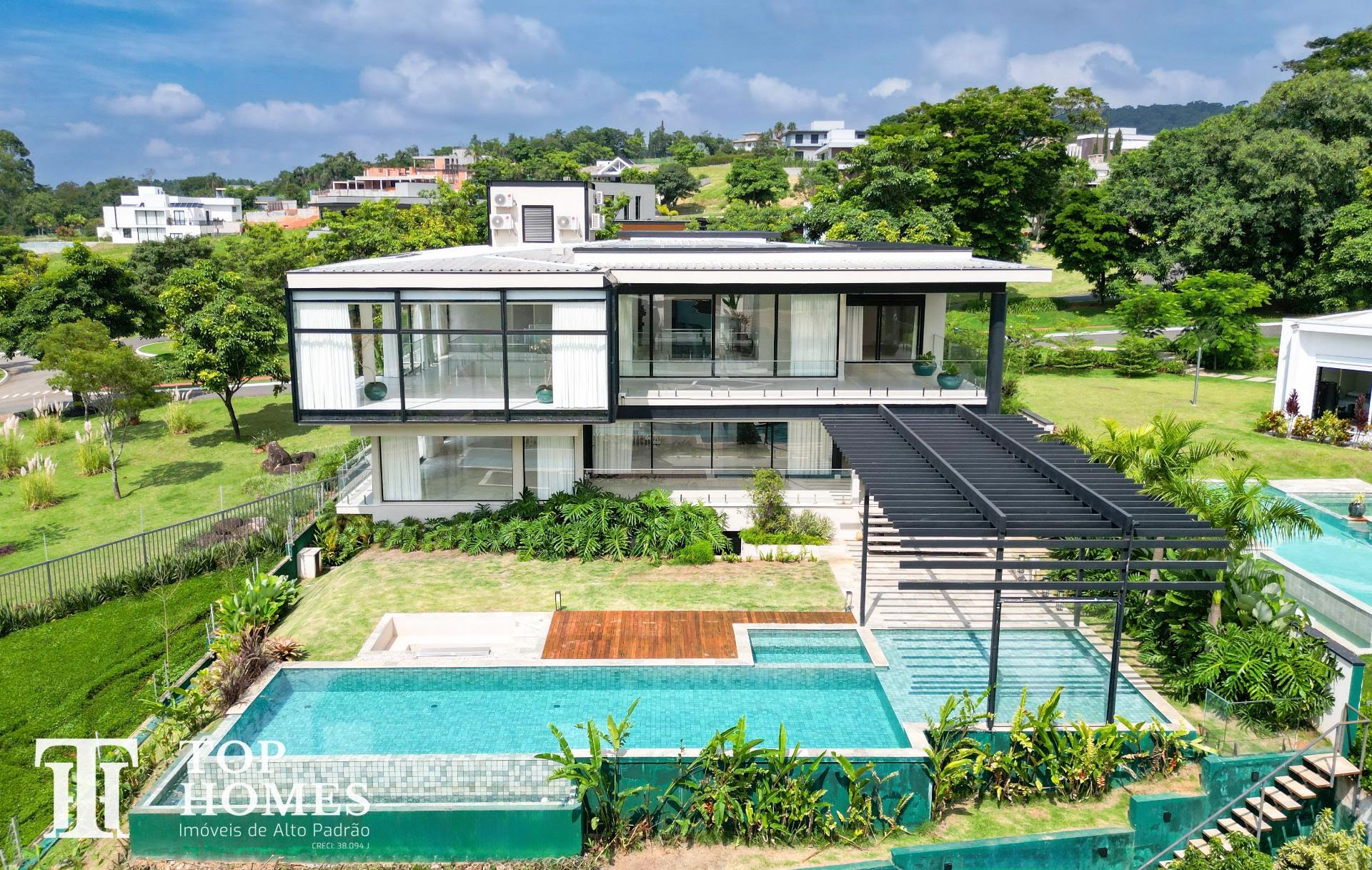 Casa de alto padrão à venda no condomínio Fazenda Serra Azul Serrazul em Itupeva/SP