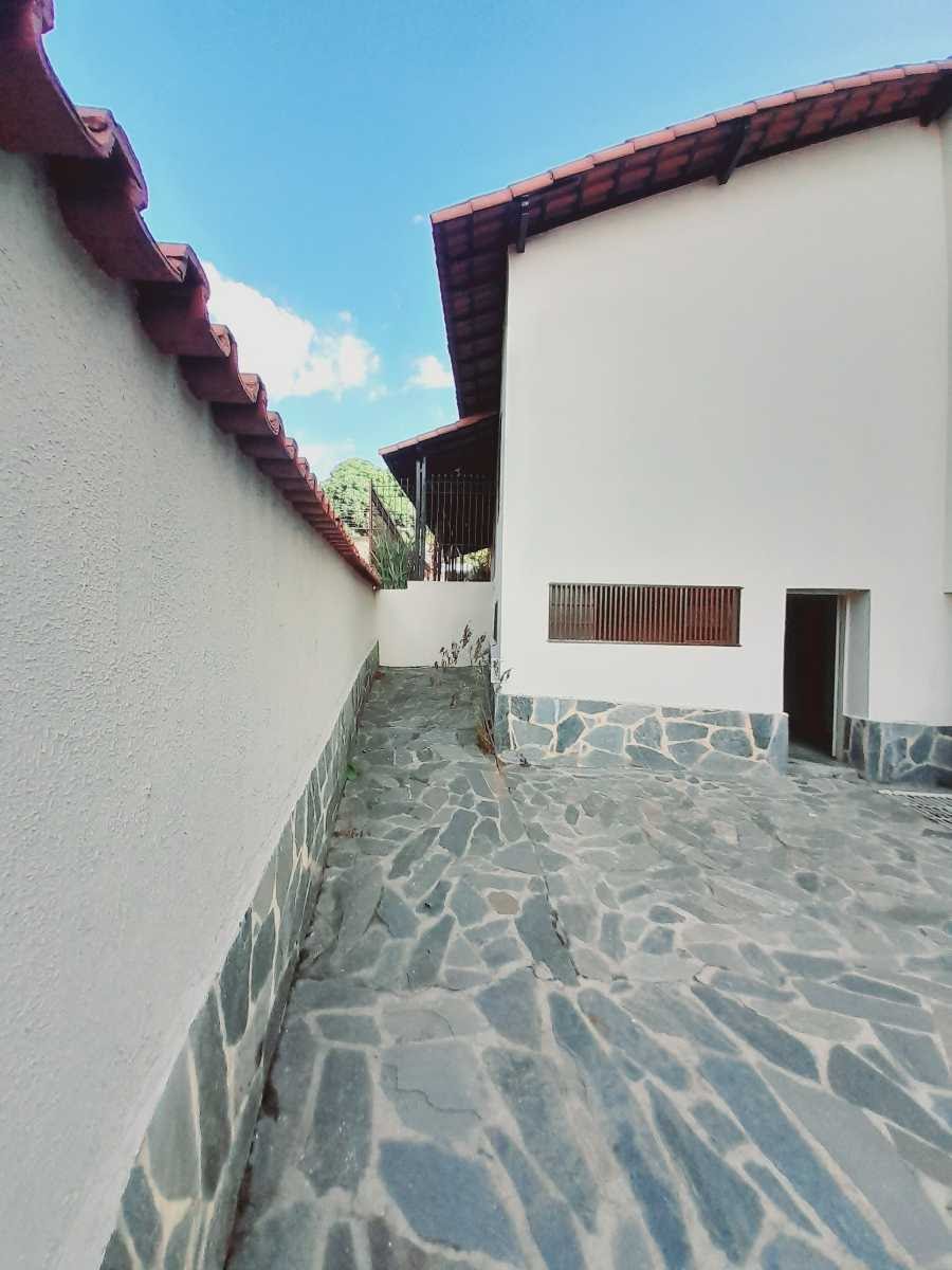 Casa para alugar com 4 quartos, 1 suíte, 4 vagas e 270m² no São Geraldo, Santa Luzia (MG) — foto 24 de 26