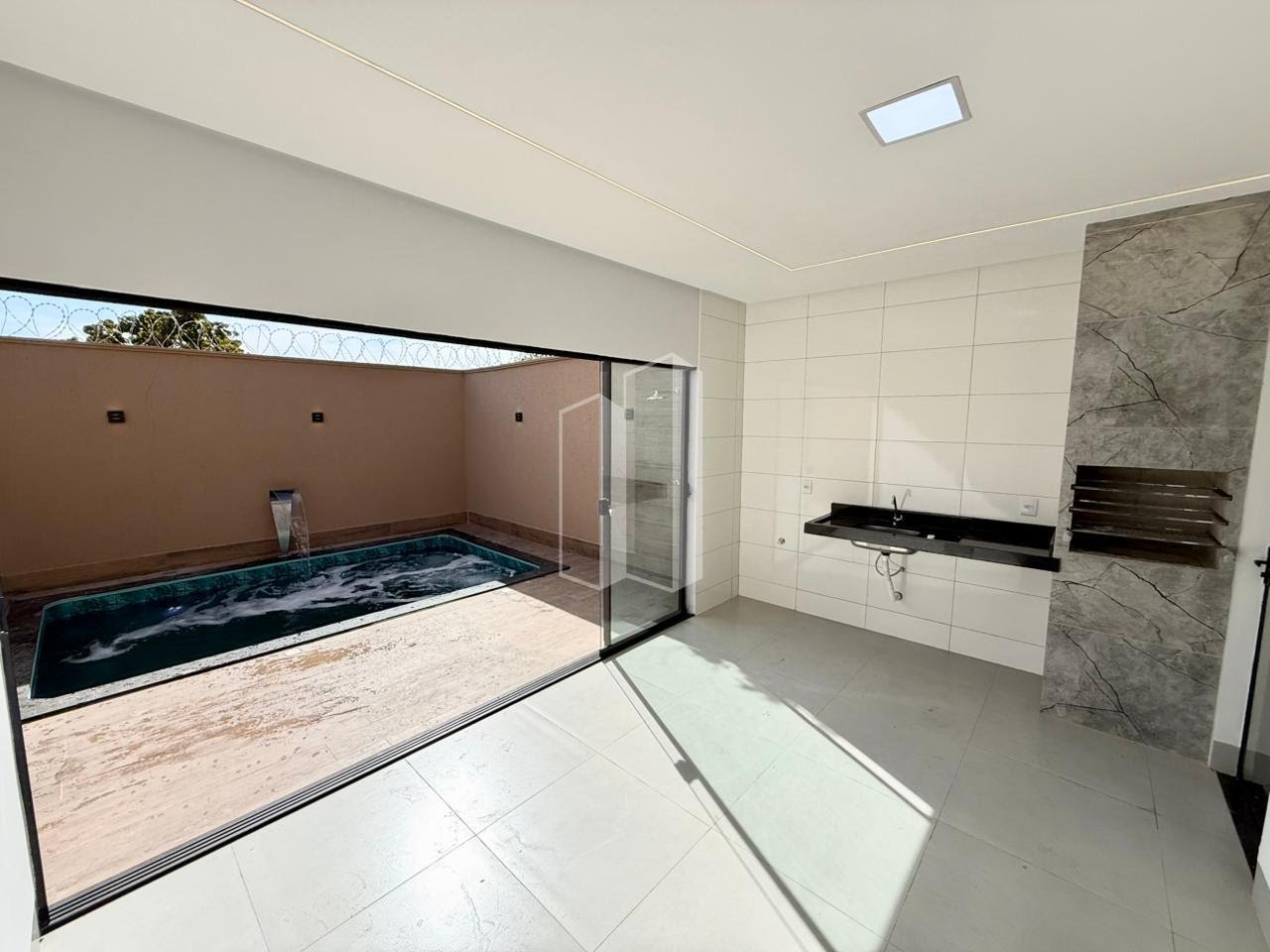 Casa à venda com 3 quartos, 1 suíte, 4 vagas e 116m² no Vila Oliveira, Aparecida de Goiânia (GO) — foto 8 de 30