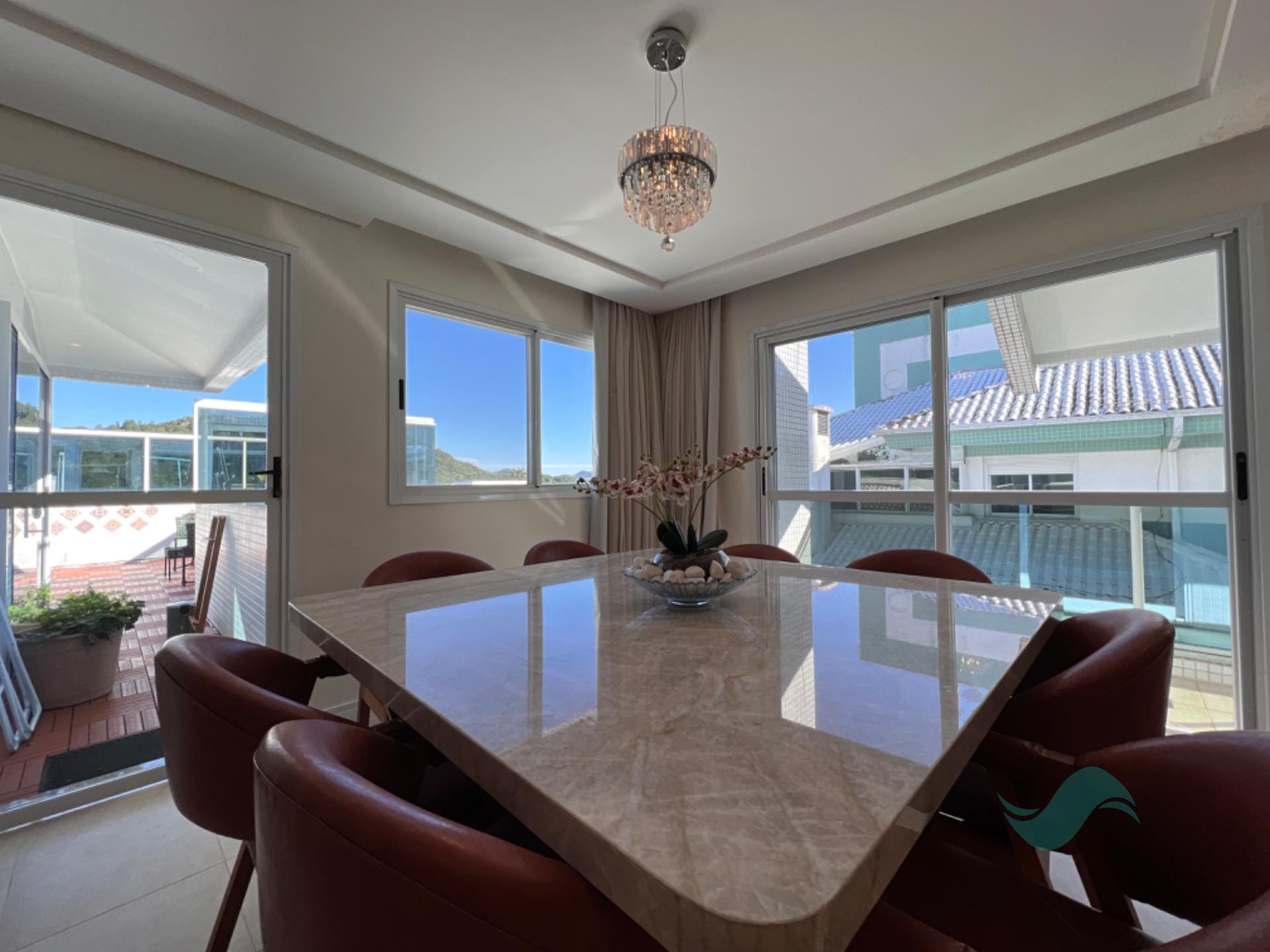 Cobertura à venda com 4 suítes, 3 vagas e 198m² no Jurerê, Florianópolis (SC) — foto 16 de 28